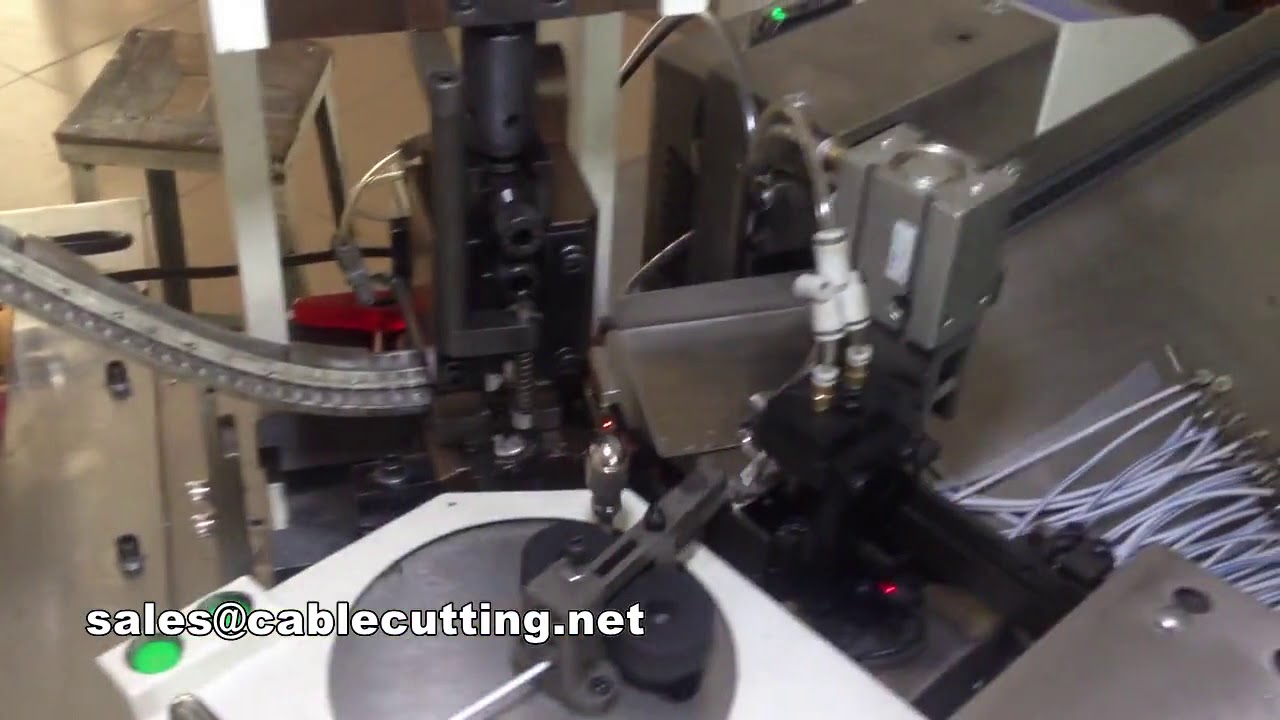 เครื่อง crimping หัวเทอร์มินอลสายไฟบิดเกลียวแบบเม็ดเดียวอัตโนมัติเต็มรูปแบบ